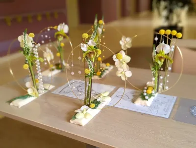 👥Cours d'Art floral Autre et Craspédia – Mariage à Château Gassies