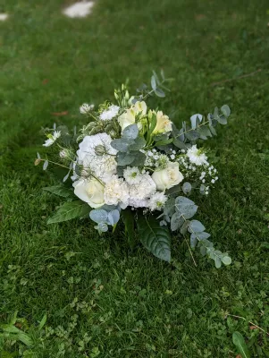 Bouquet de mariée champêtre roses œillets gypsophile mariage Sophie D Bordeaux