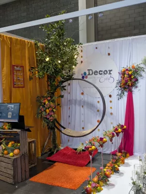 Bohemian floral staging with a tree, lemons and oranges, for a wedding fair at Hangar 14 Bordeaux.